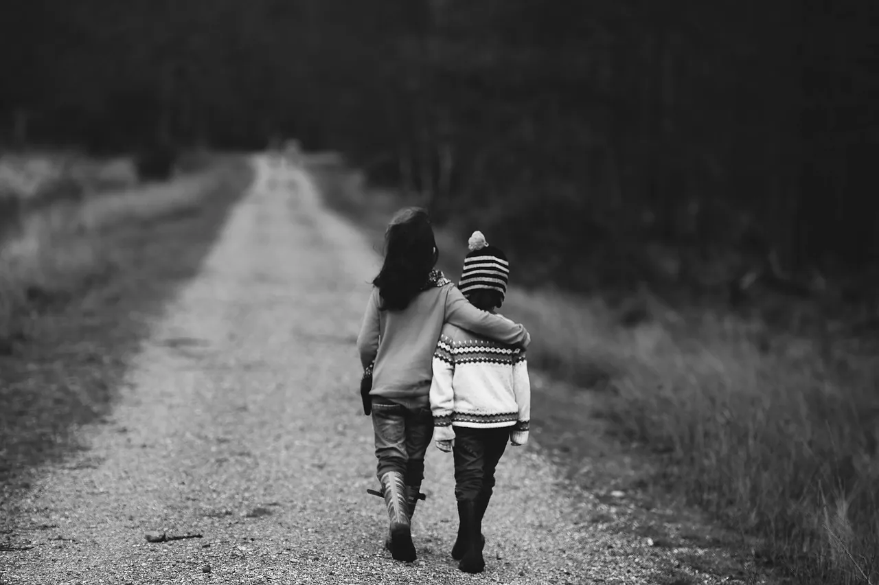 Helpful help vs unhelpful help - what to say, and what to skip