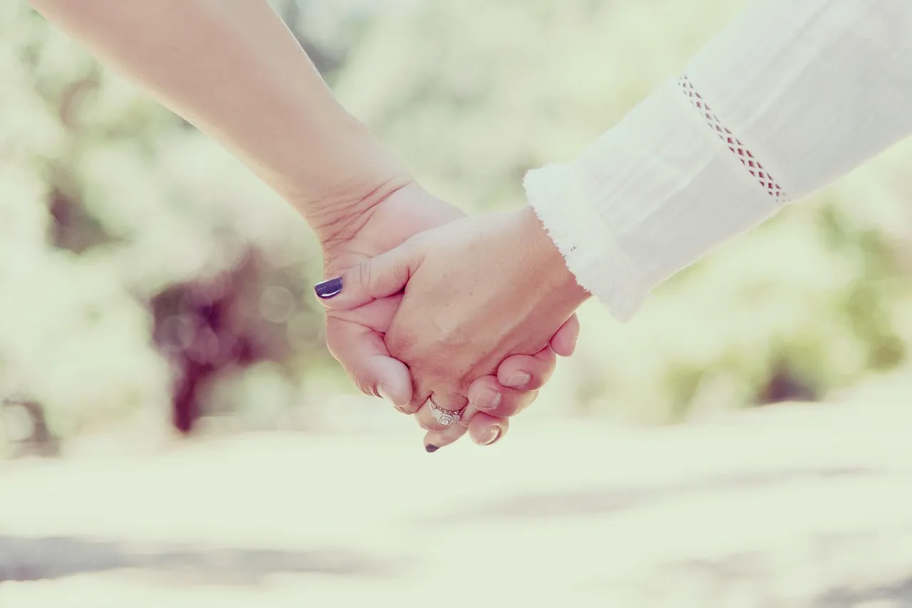 What you need to know if someone you love has a thyroid condition